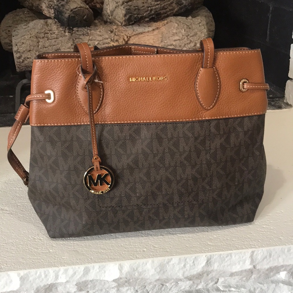 Brown Michael Kors purse. New without tags!